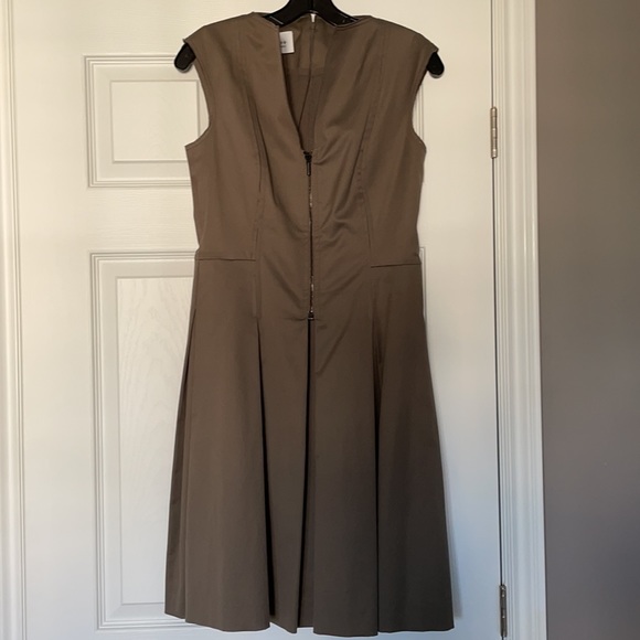 Akris Punto, khaki dress - Picture 3 of 7